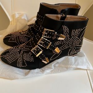 Ladies fashion boots